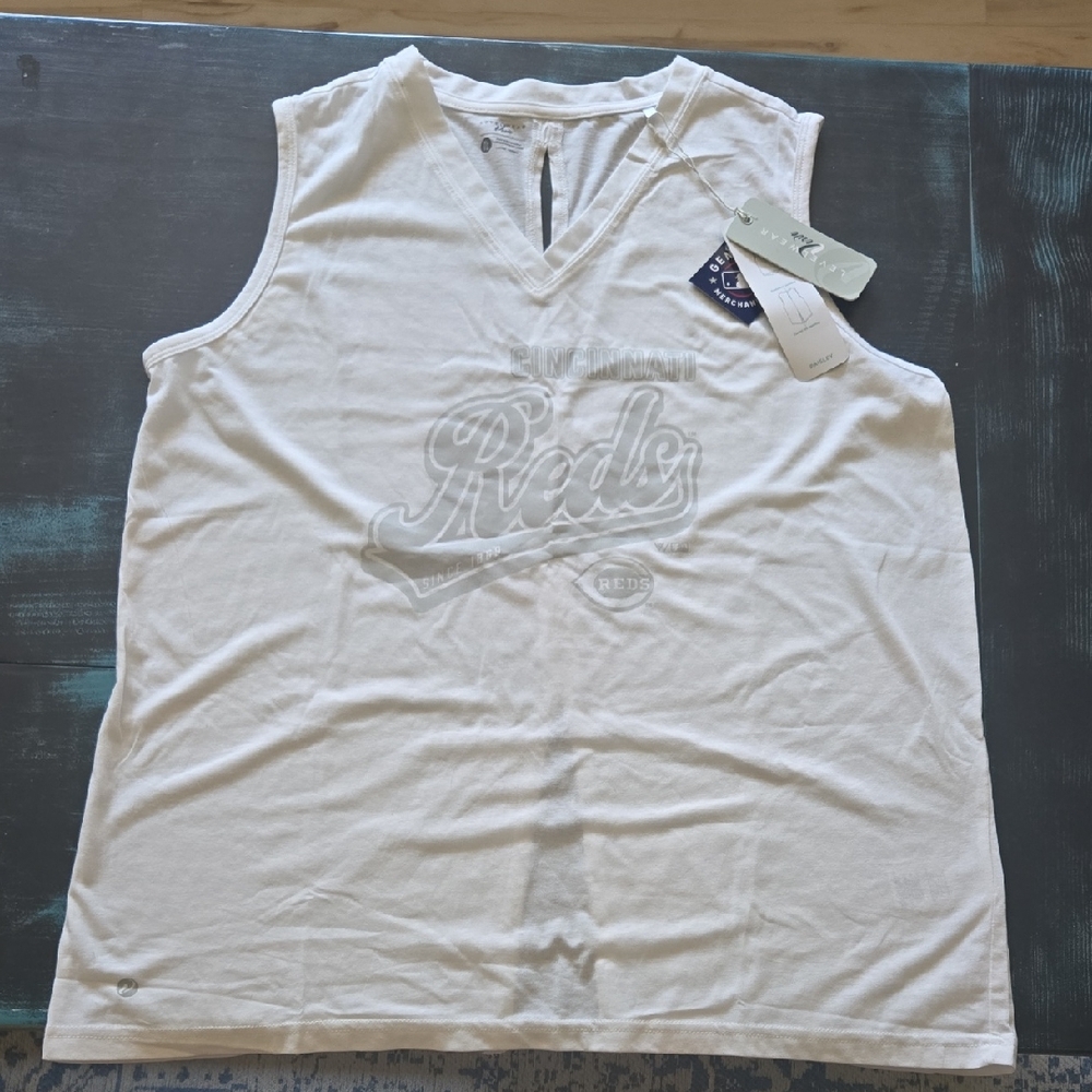 White Sleeveless Graphic Top